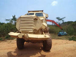 Umgebaute minensichere Militärfahrzeuge